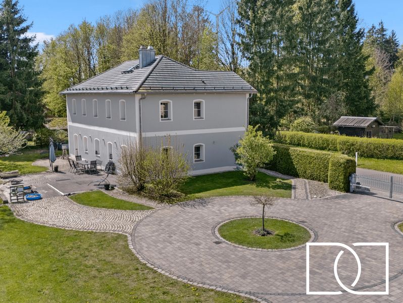 Hochwertig Kernsaniert! Energieeffizientes EFH mit einzigartigem Grundstück und Nebengebäude